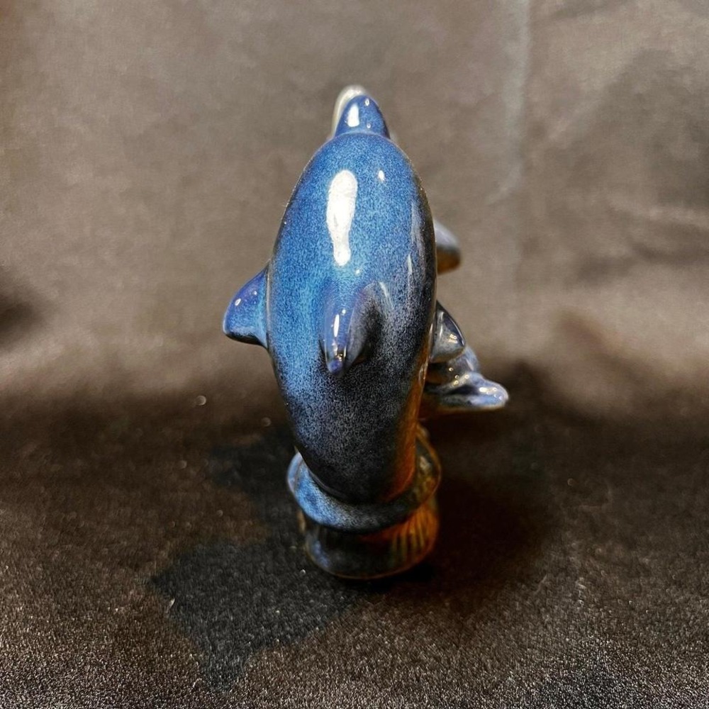 Dolphin family figurine glazed pottery - Picture 4 of 7